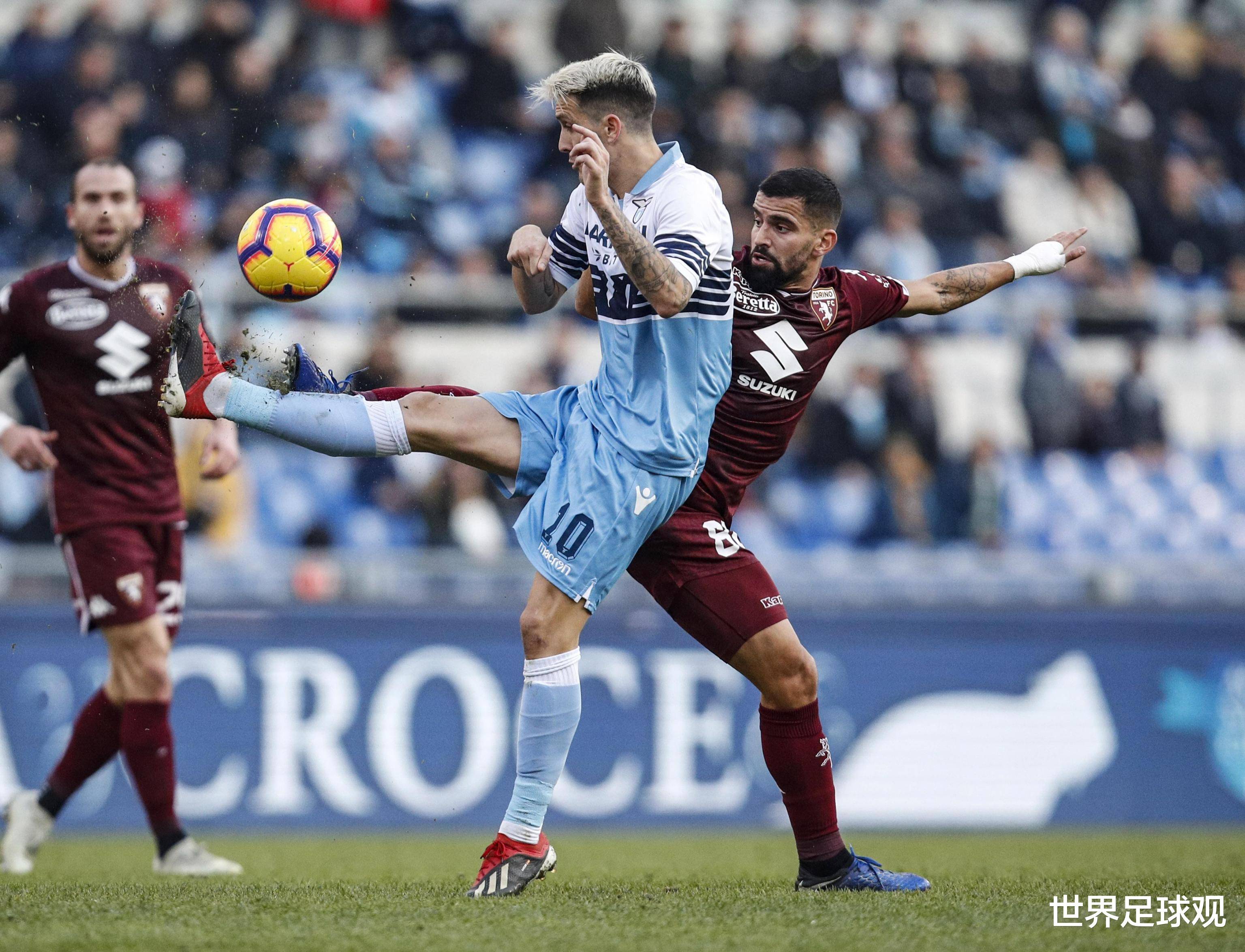 关于荷兰巨人：阿贾克斯战胜对手晋级联赛的信息