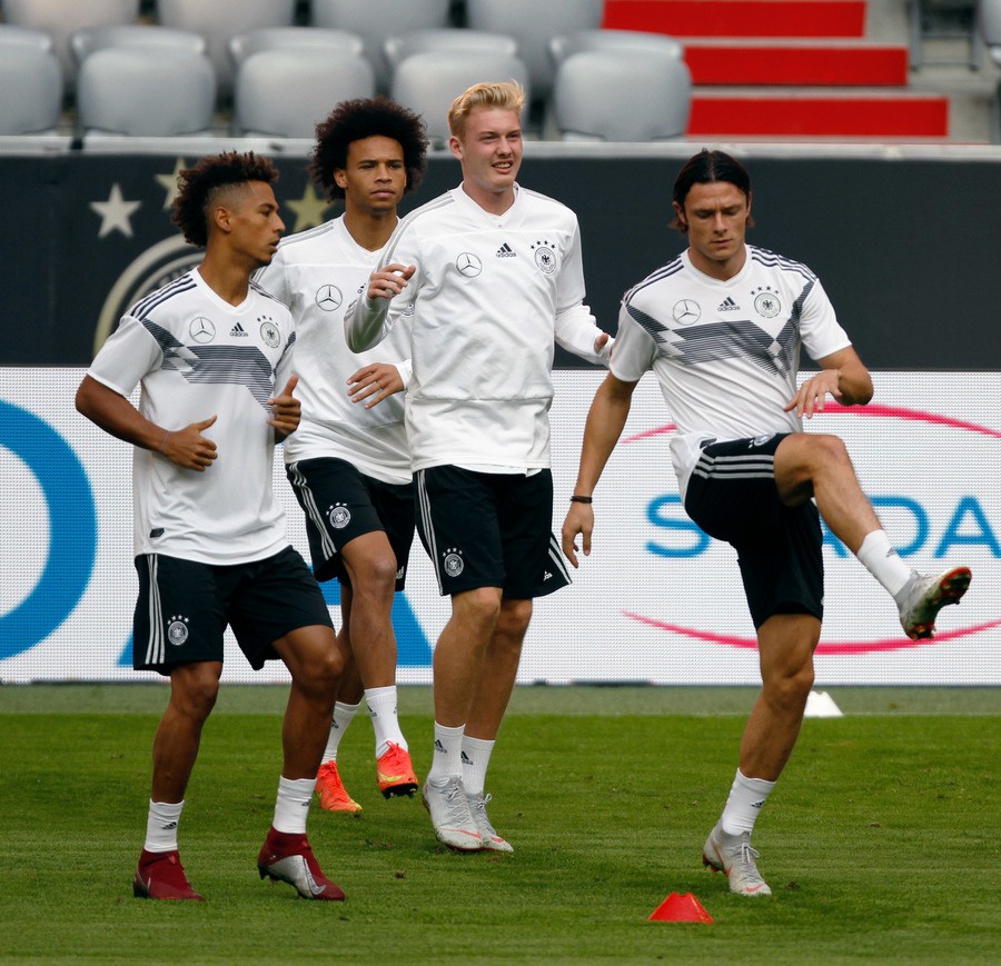 安联队备战反弹之战,全力以赴 安联队备战反弹之战,全力以赴